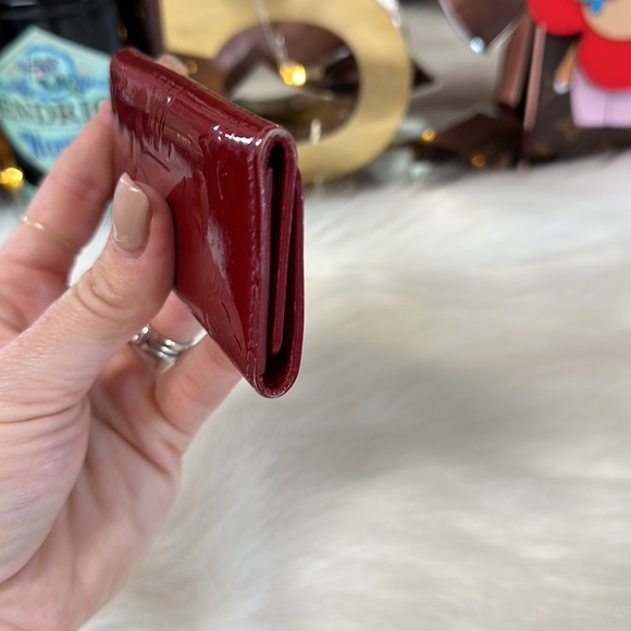 Authentic POMME D’AMOUR LOUIS VUITTON MONOGRAM VERNIS LEATHER MULTICLES KEY CASE - Picture 12 of 13